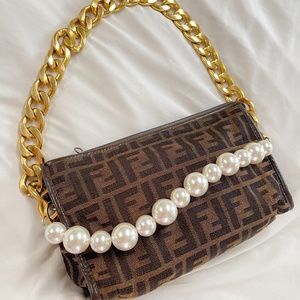 🍒🍓Authentic Vintage Fendi pochette 🍒🍓